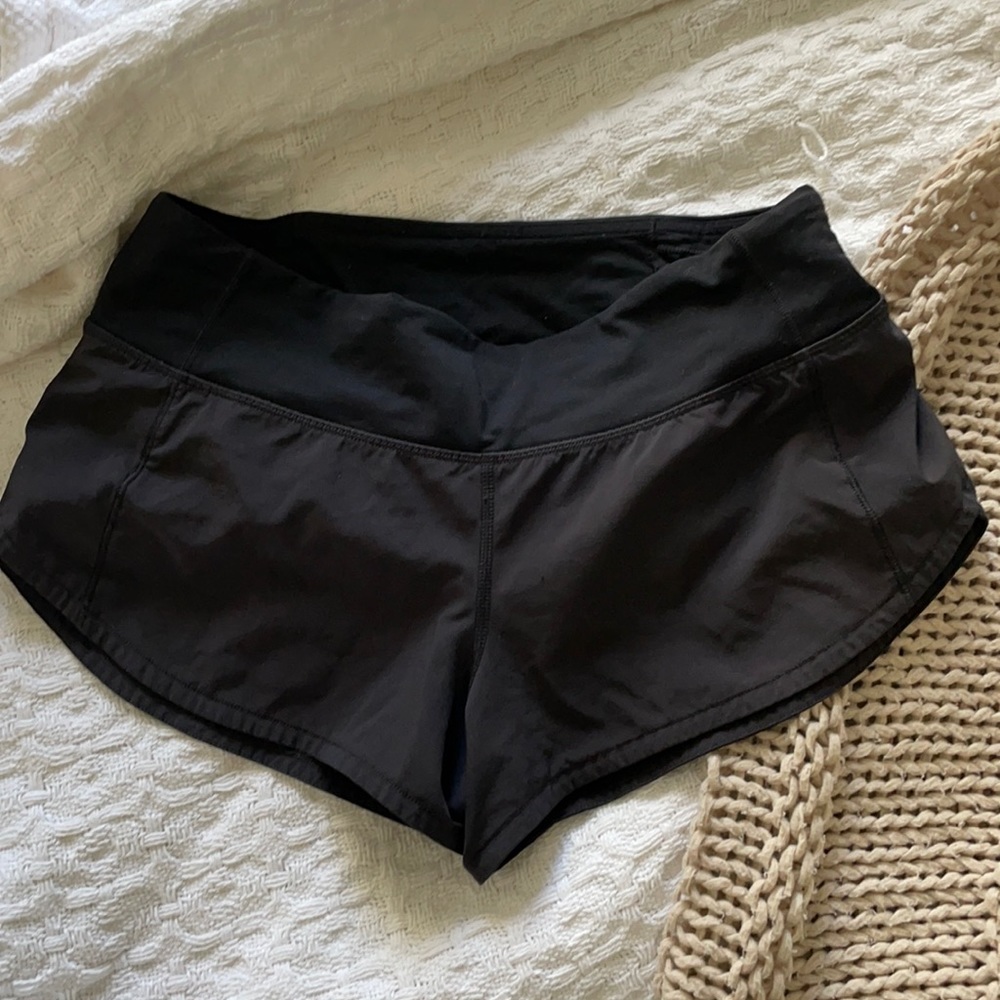 Lululemon Speed Up shorts 2.5”